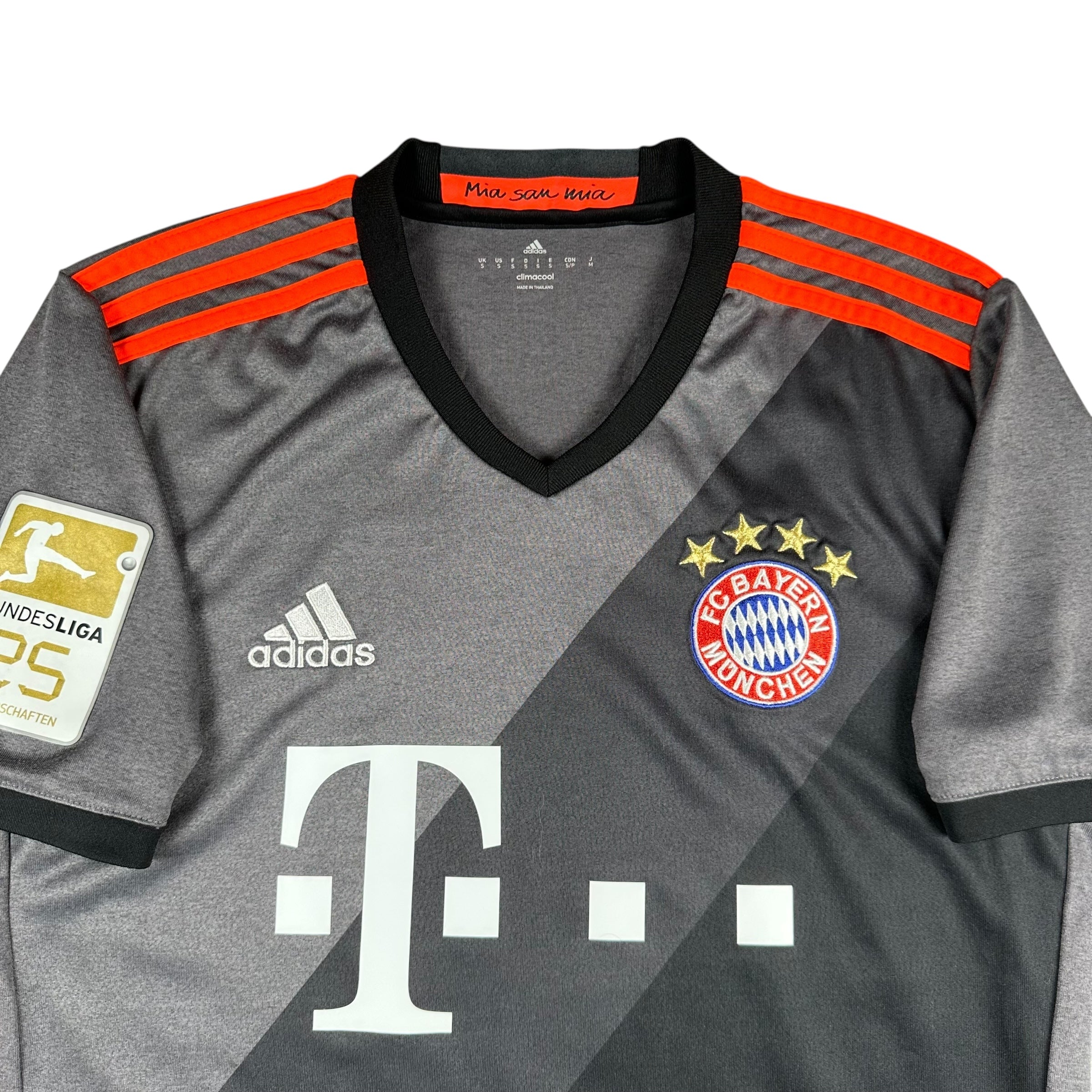 Bayern Munich 2016-17 Away Shirt (S) Costa #11