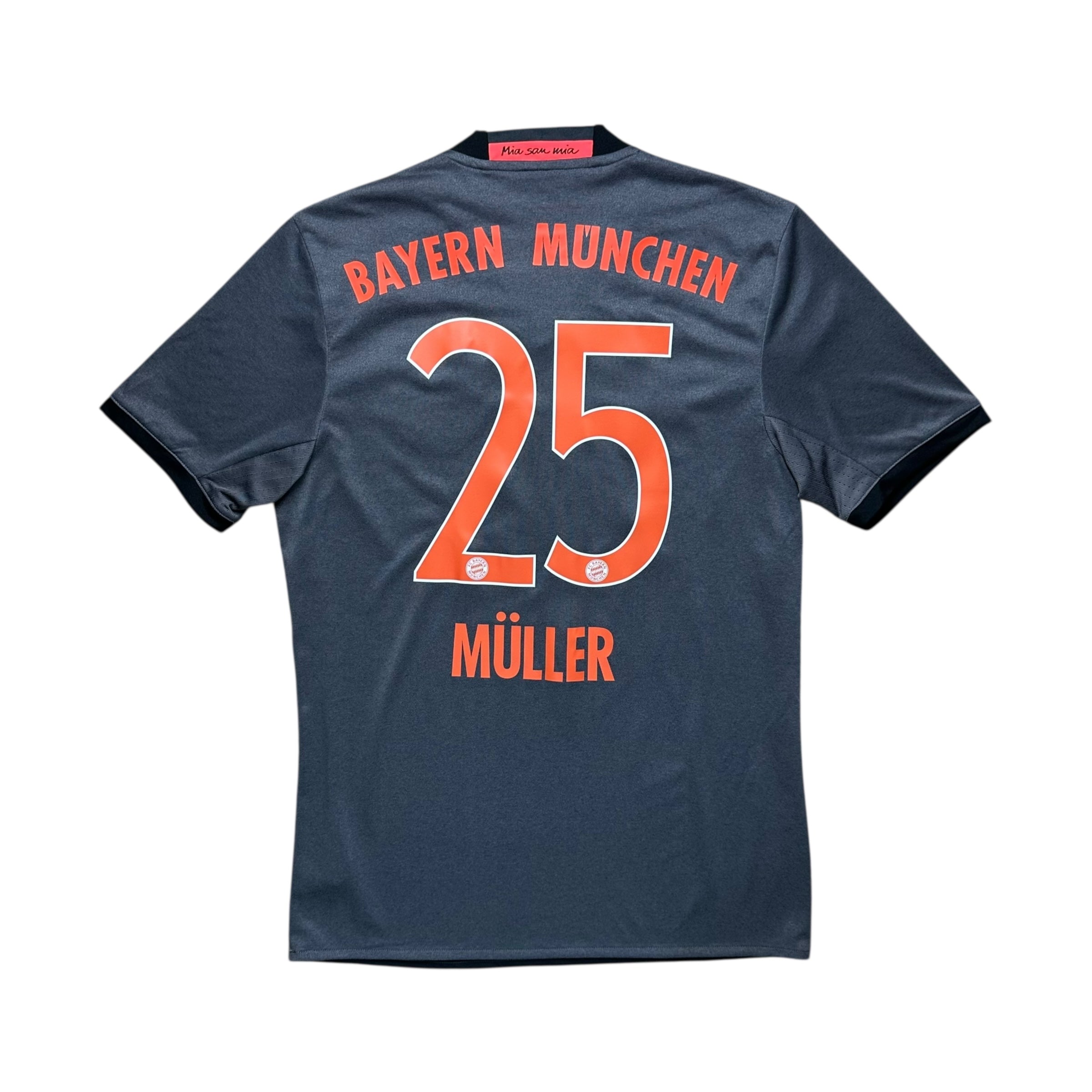 Bayern Munich 2016-17 Away Shirt (S) Muller #25