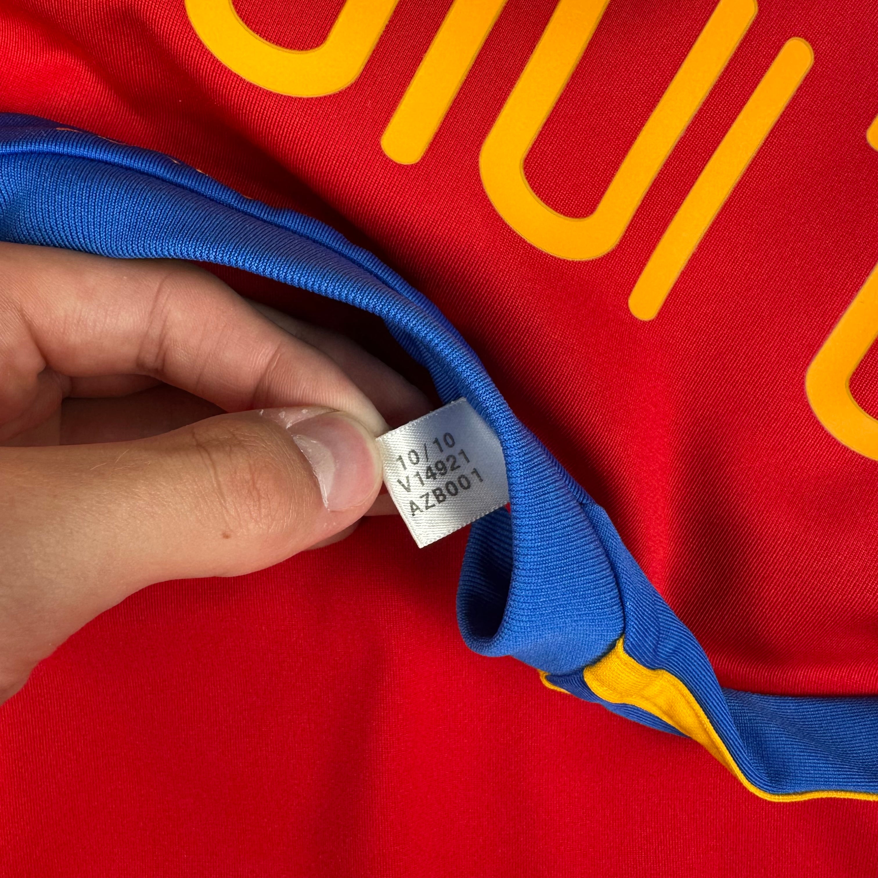 Spain 2011 Home Shirt (M) Iniesta #6