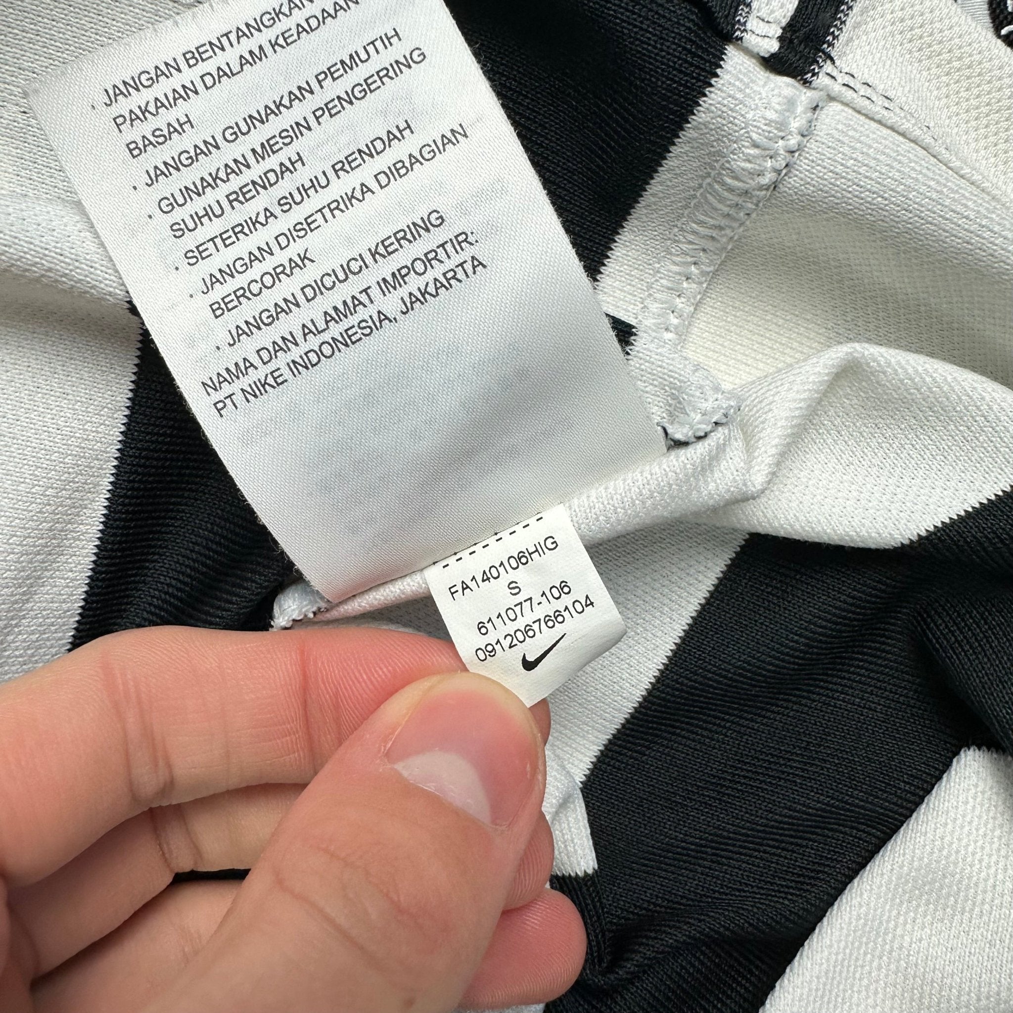 Juventus 2014 - 15 Home Shirt (S) - Kitplug