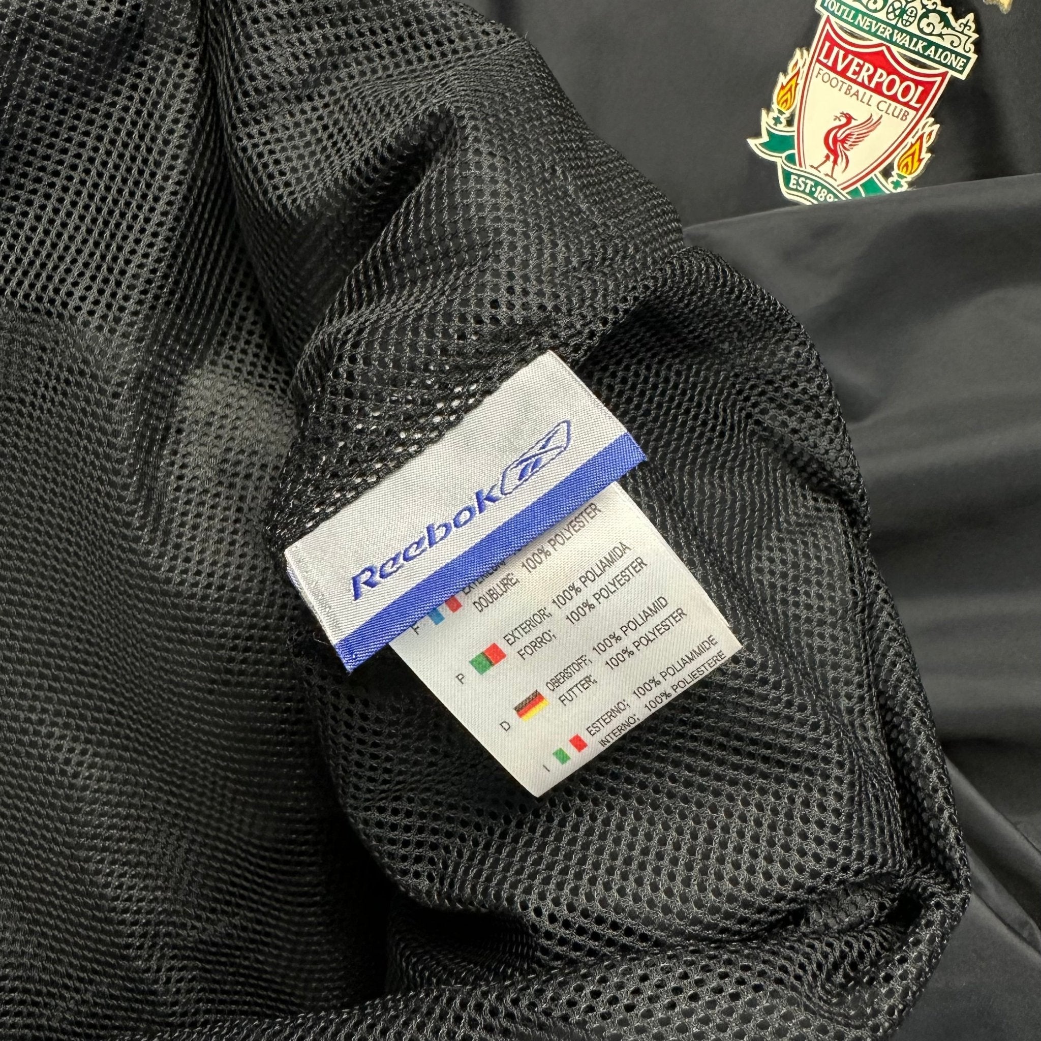 Liverpool 2005 - 06 Training Hooded 1/4 Zip Rain Jacket (XL) - Kitplug