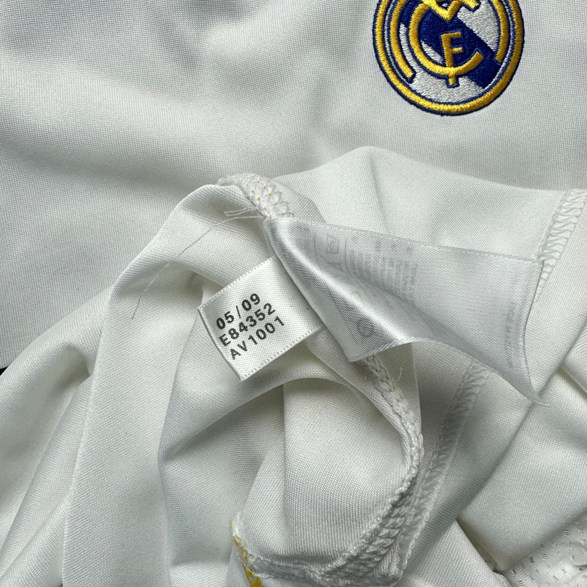 Real Madrid 2009 - 10 Home Shirt (L) Kaka 8 - Kitplug